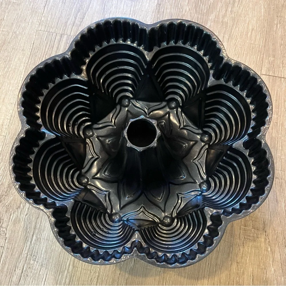 Nordic Ware Bundt Brand Fiesta Party Cake Pan Set of Two